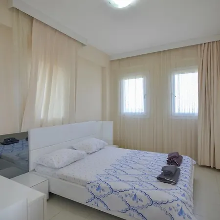 Mi̇remar Si̇tesi Apartment
